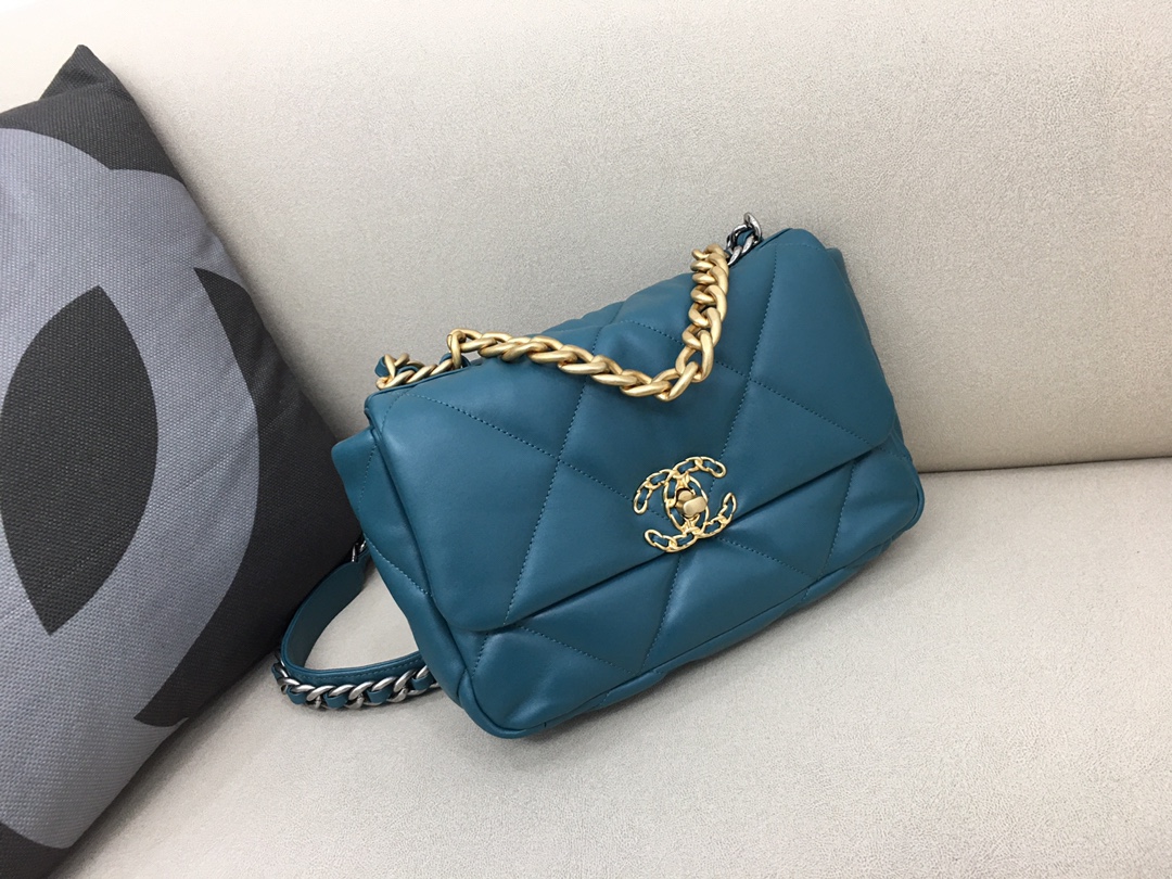 Lambskin 19 Handbag Flap Bag AS1160 Vivid Blue